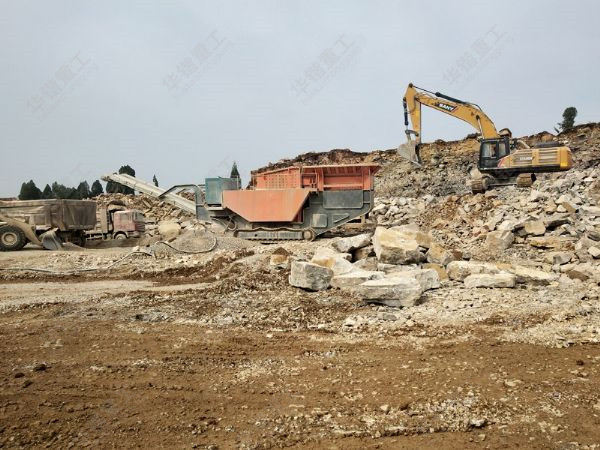 履帶式移動破碎站應用現(xiàn)場